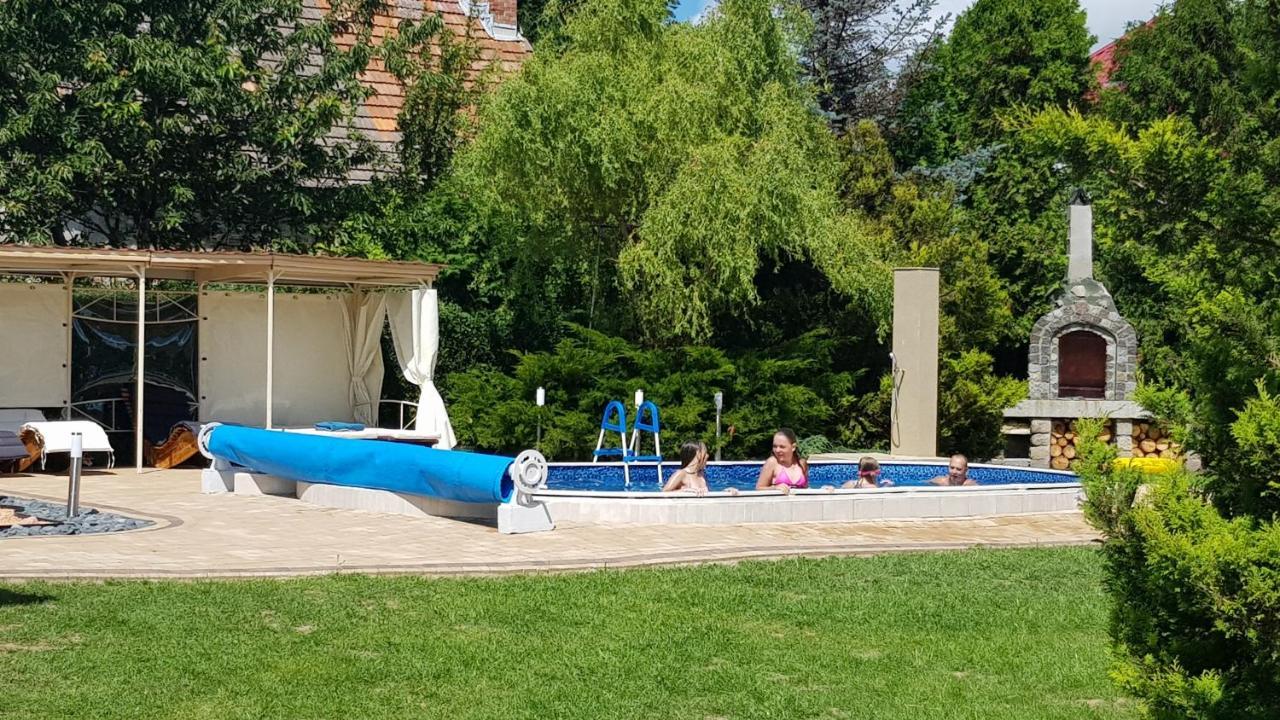 Aven'A Pokoje Goscinne Z Basenem Ujście-Darłowskie Esterno foto